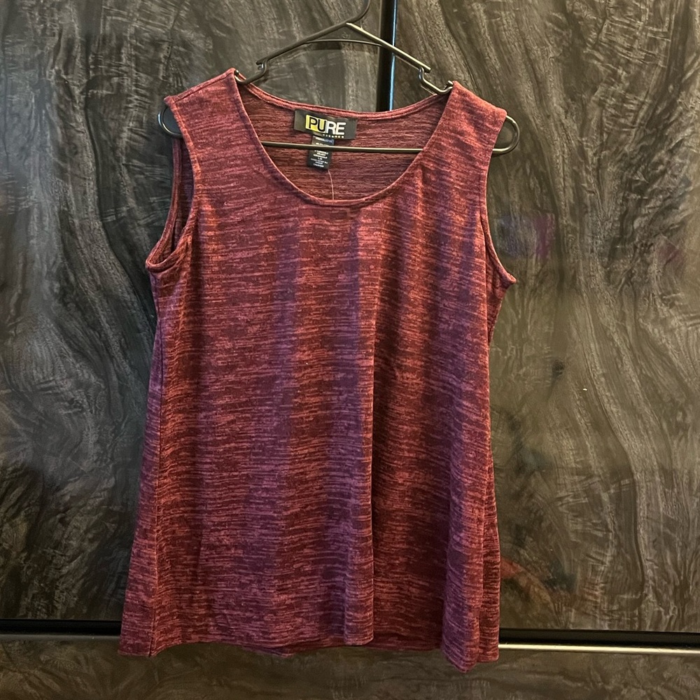 🔴 Large wine colored tank